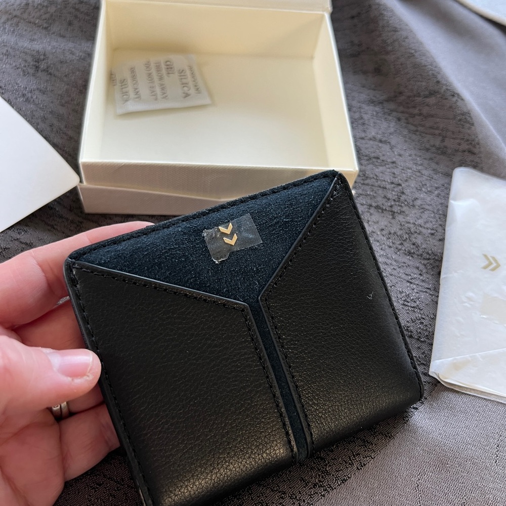 Stella & Dot Covet Highline Wallet - Black /Navy (leather / suede)